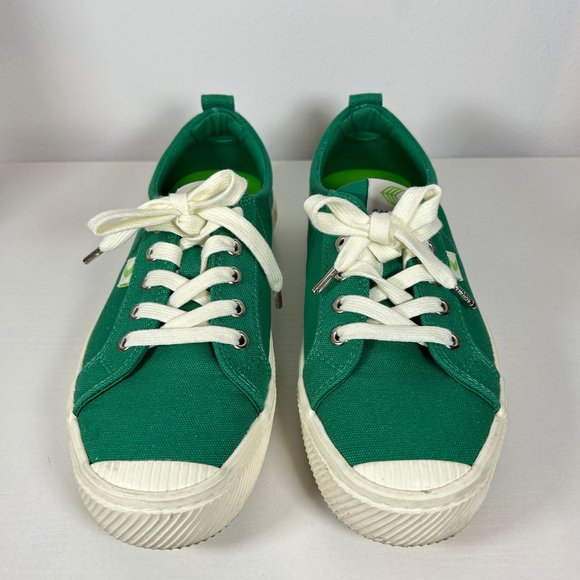 Cariuma OCA Low Green Canvas Sneakers (Size: 8.5 WOMENS) (Size: 7 MENS) - Picture 2 of 10